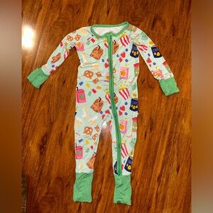 Little Sleepies zippy - Snack attack- size 6-12 month